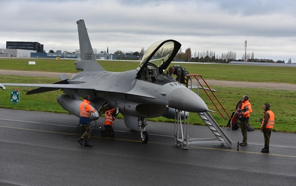 Навчання українців на F-16 в Румунії: ЗМІ повідомили подробиці