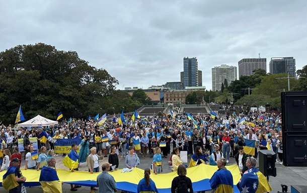 Світ демонструє солідарність з Україною