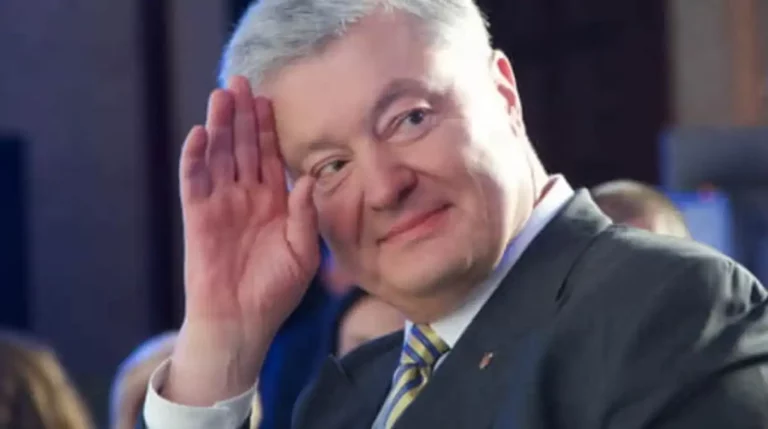 З’явилися нові подробиці здачі Криму під ЧФ Росії: Порошенко особисто лобіював, – ЗМІ